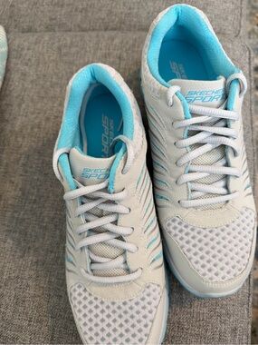 Skechers Sport Size 8.5 Women's Gray Athletic Sneakers with Aqua Lining Like New